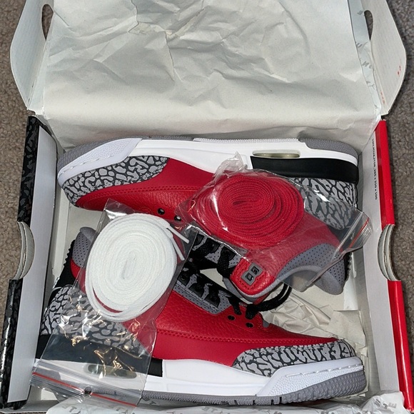 Air Jordans 3 Retro Fire Red Cement Grey - Picture 5 of 6